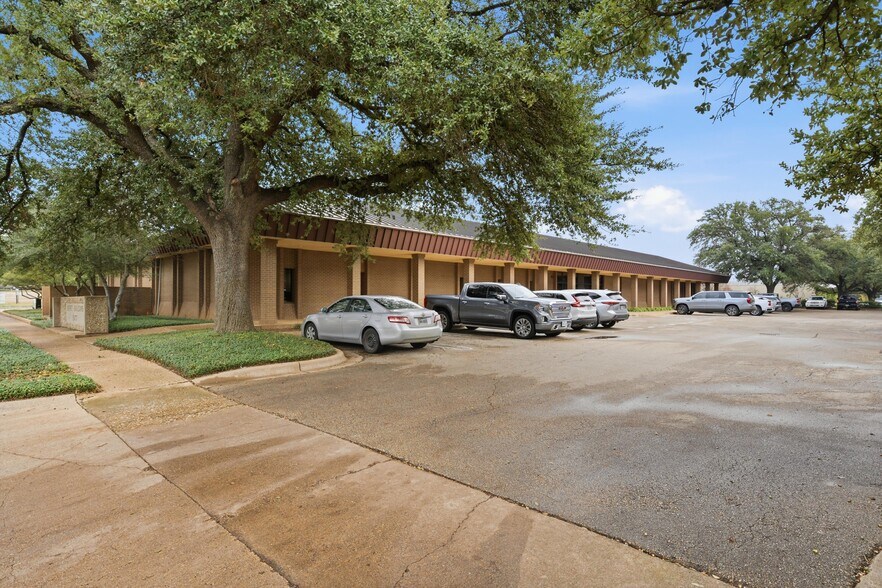 4800 Lakewood Dr, Waco, TX à louer - Photo de l’immeuble – Image 2 sur 8