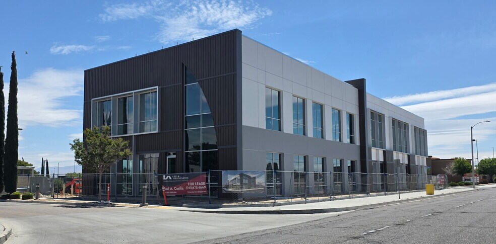 15075 Amargosa Rd, Victorville, CA à louer - Photo de la construction – Image 3 sur 14