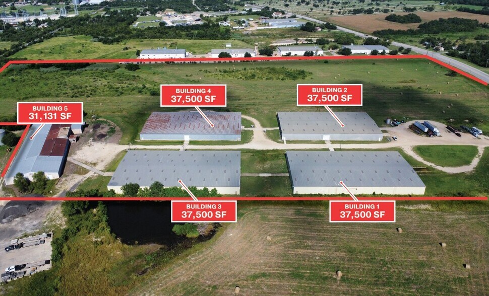 2202 E 4th St, Taylor, TX à vendre - Photo principale – Image 1 sur 1