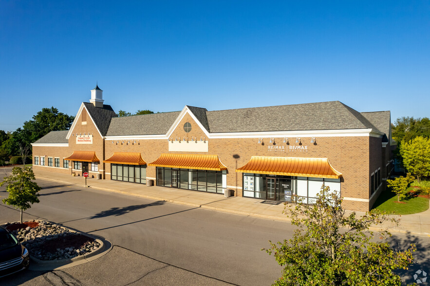 4818-4978 N Adams Rd, Oakland Township, MI à louer - Photo de l’immeuble – Image 2 sur 10