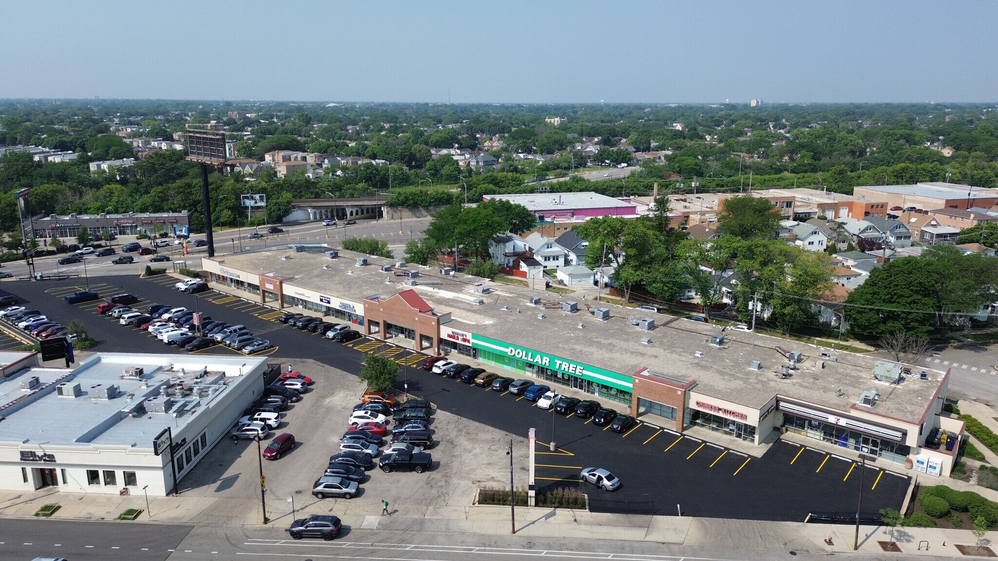 5316 N Milwaukee Ave, Chicago, IL à louer Photo de l’immeuble– Image 1 sur 8