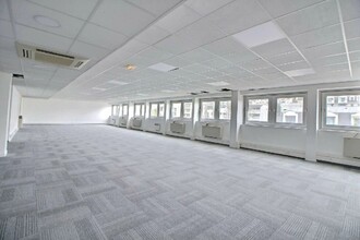 79 Rue Jean Jacques Rousseau, Suresnes à louer Photo intérieure– Image 2 sur 6