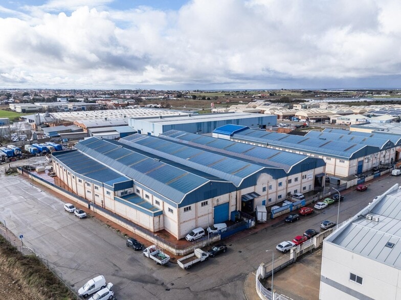 Industriel/Logistique dans Griñón, Madrid à vendre - Photo principale – Image 1 sur 46