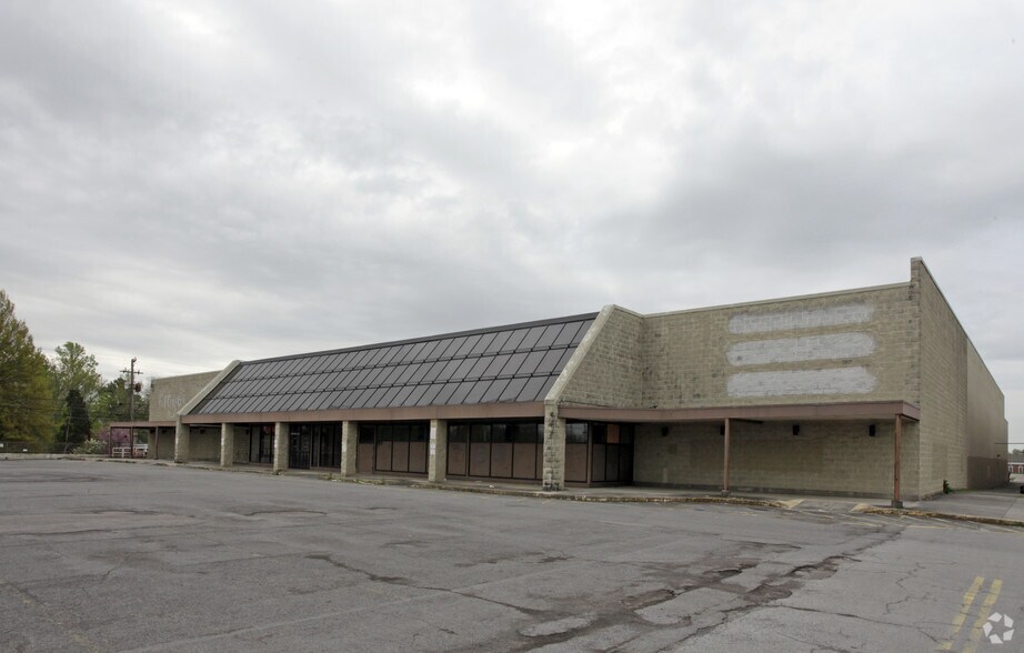 5425 Clinton Hwy, Knoxville, TN à louer - Photo principale – Image 1 sur 2