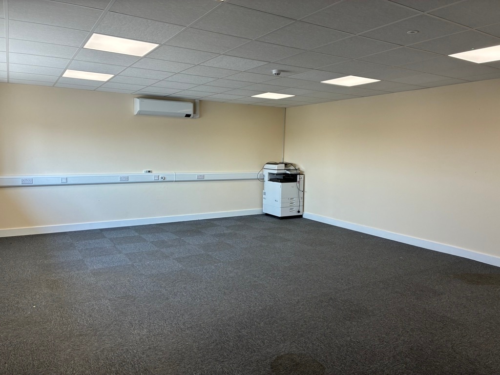 4 & 5 Tansley Business Park, King's Lynn, NFK - Lot 4 & 5 - - Photo intérieure - Image 2 of 2