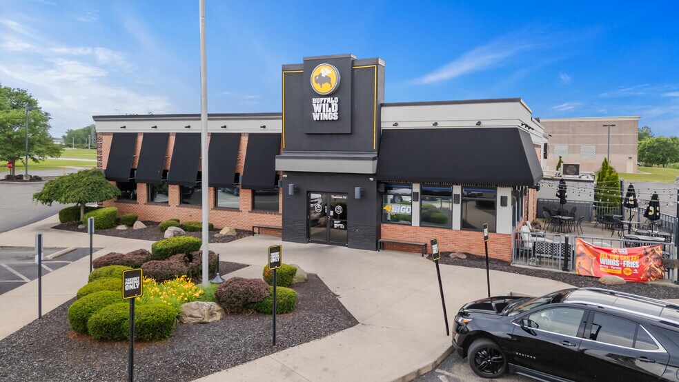 5020 Tiedeman Rd, Brooklyn, OH à vendre - Photo de l’immeuble – Image 2 sur 6