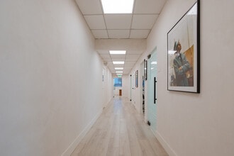 240 S La Cienega Blvd, Beverly Hills, CA à louer Photo intérieure– Image 2 sur 2