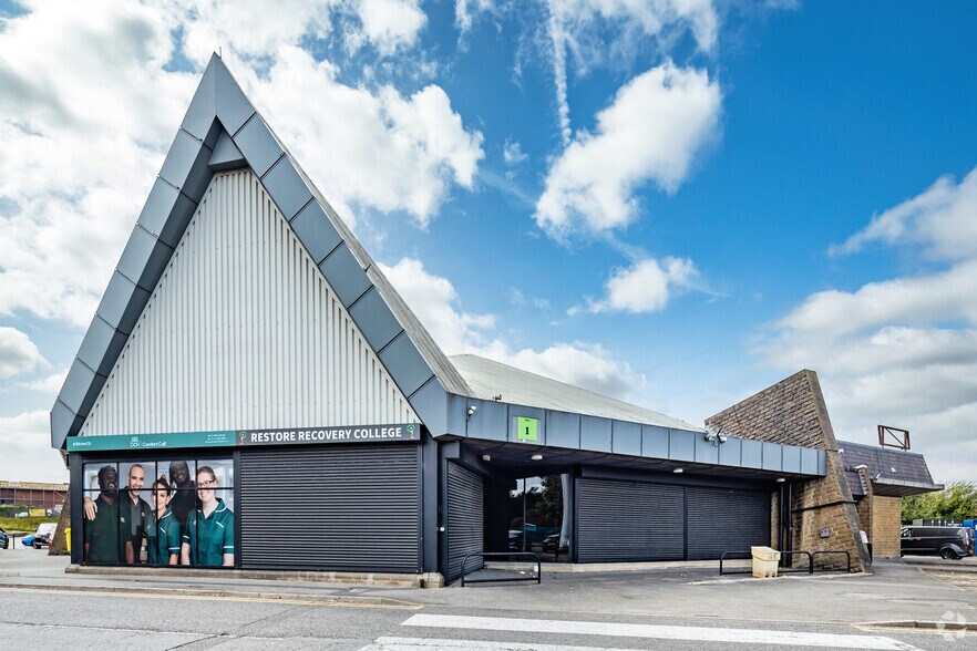 Knowles Hl, Bradford à louer - Photo de l’immeuble – Image 1 sur 15