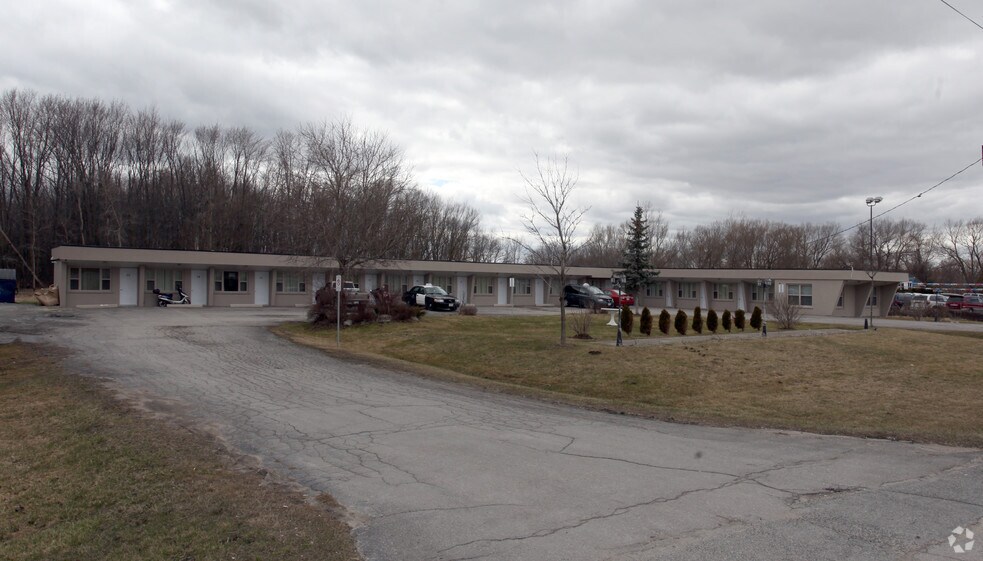 20590 Highway 11, Bradford West Gwillimbury, ON à vendre - Photo de l’immeuble – Image 3 sur 12