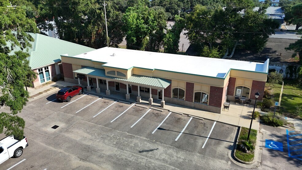 360 Courthouse Rd, Gulfport, MS à vendre - Photo de l’immeuble – Image 1 sur 9