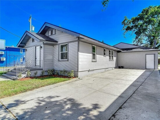 547 N Ridgewood Ave, Daytona Beach, FL à louer Photo de l’immeuble– Image 1 sur 23