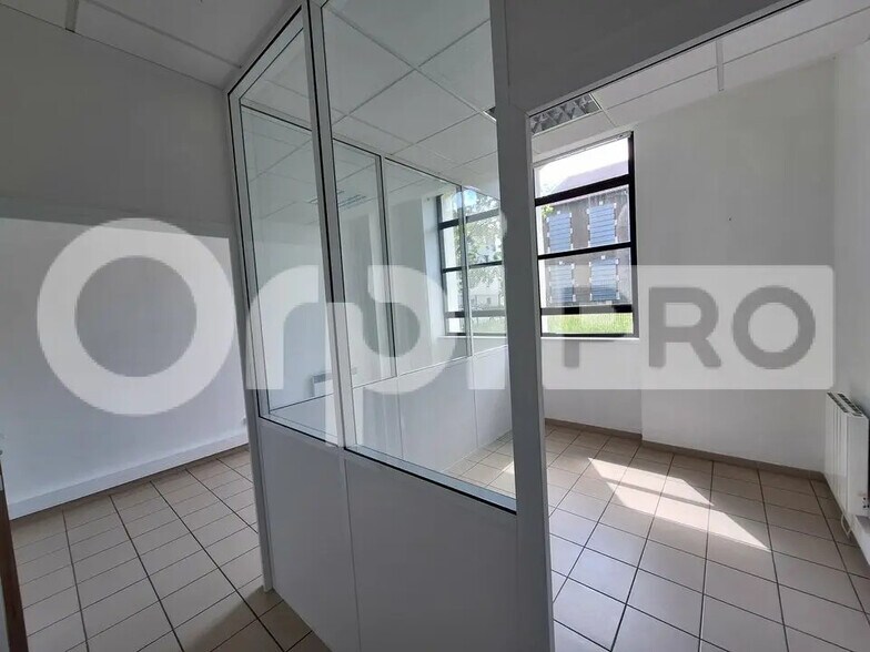 Local d’activités dans Soissons à louer - Photo de l’immeuble – Image 1 sur 4