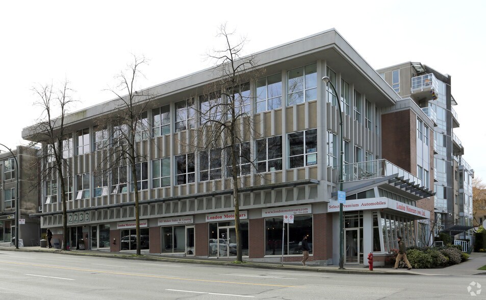 2233 Burrard St, Vancouver, BC à louer - Photo de l’immeuble – Image 2 sur 8
