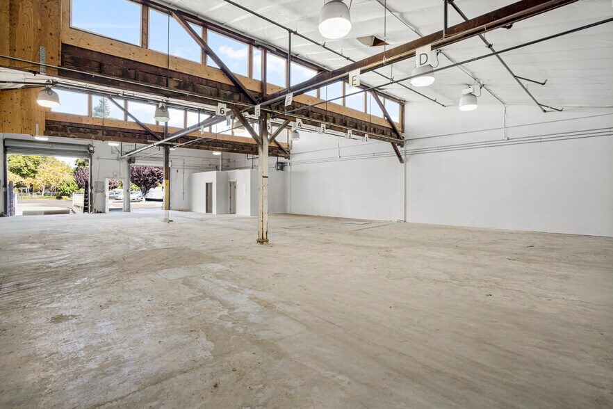 755 Thornton St, San Leandro, CA à louer - Photo de l’immeuble – Image 3 sur 13