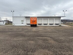 123 Lee St, Belpre, OH à louer Photo de l’immeuble– Image 1 sur 4