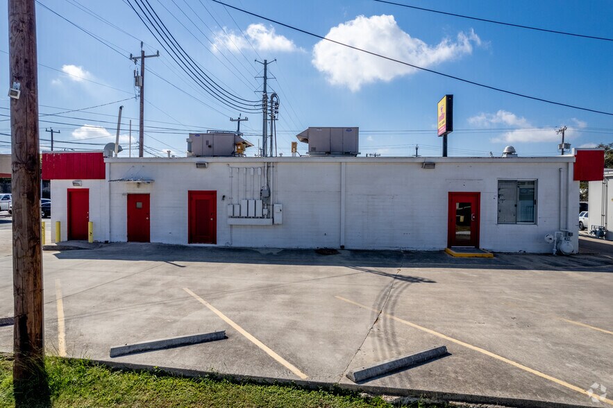 5001 Walzem Rd, San Antonio, TX à vendre - Photo de l’immeuble – Image 3 sur 9