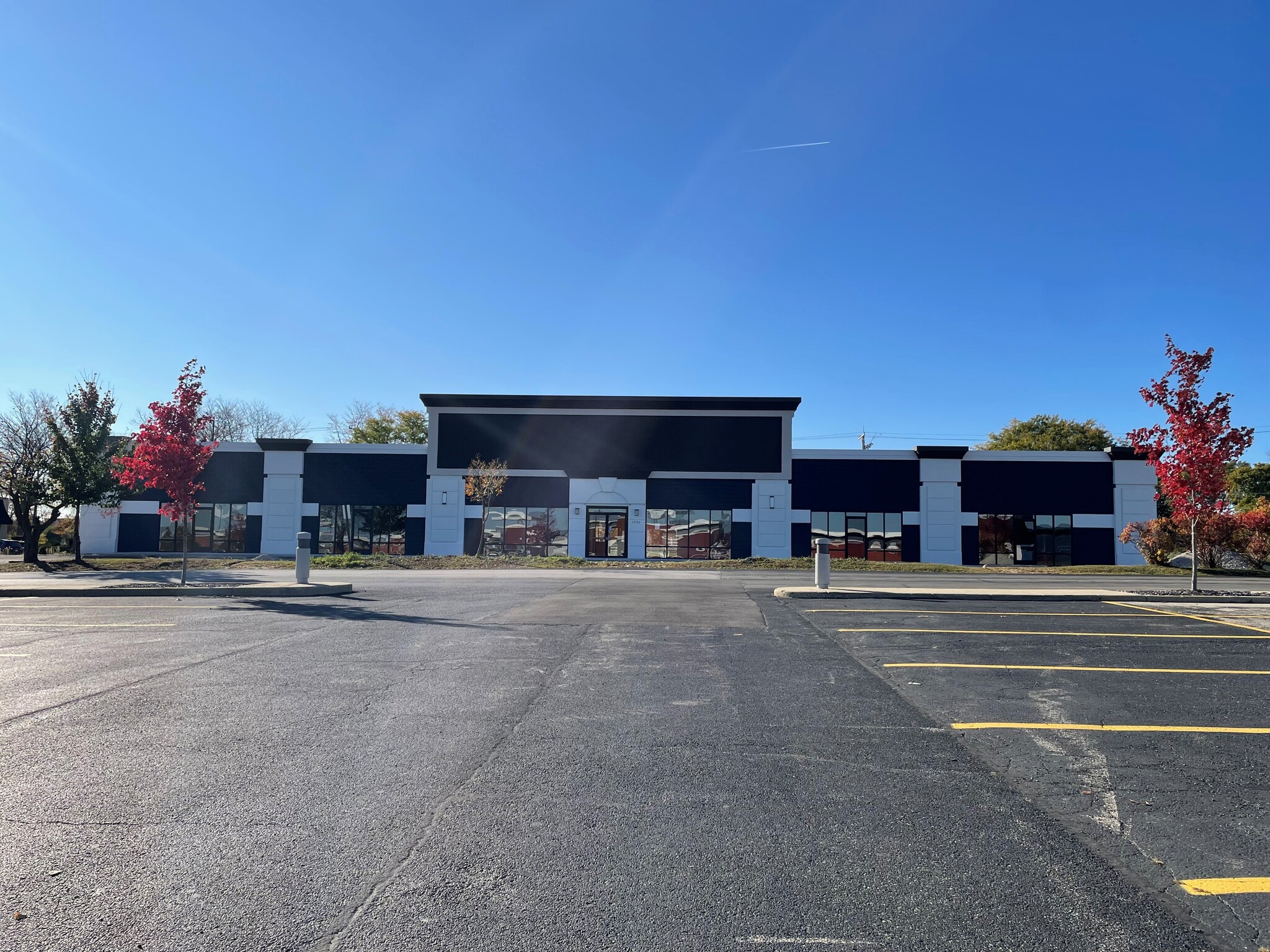 1550 W 75th St, Downers Grove, IL à louer Photo de l’immeuble– Image 1 sur 10