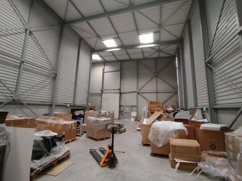 Local d’activités dans Toulouse à louer - Photo de l’immeuble – Image 3 sur 7