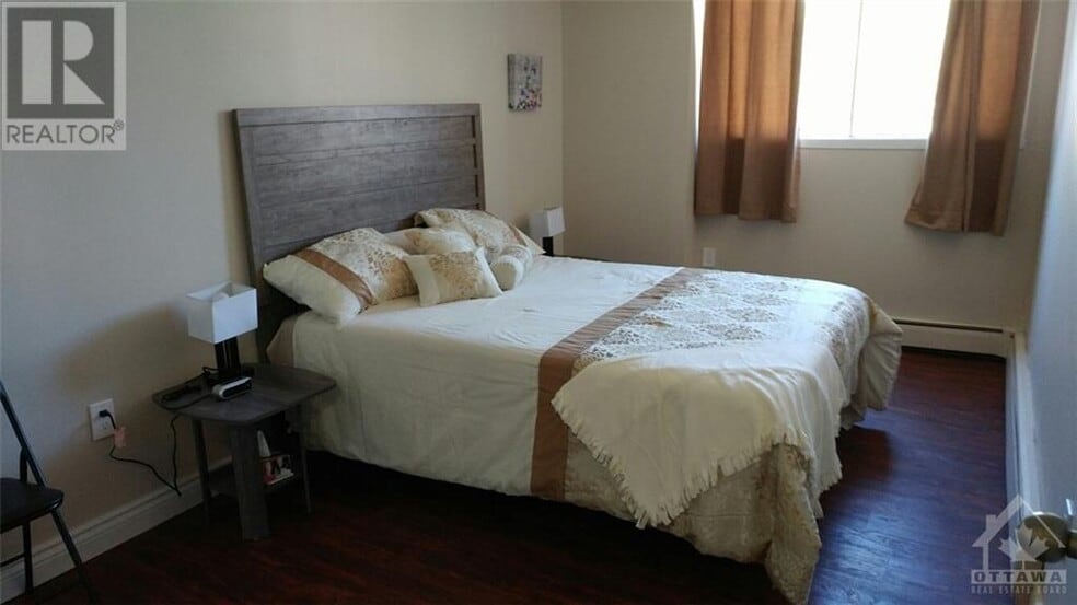 204 Bruyere St, Ottawa, ON à vendre - Photo intérieure – Image 3 sur 7