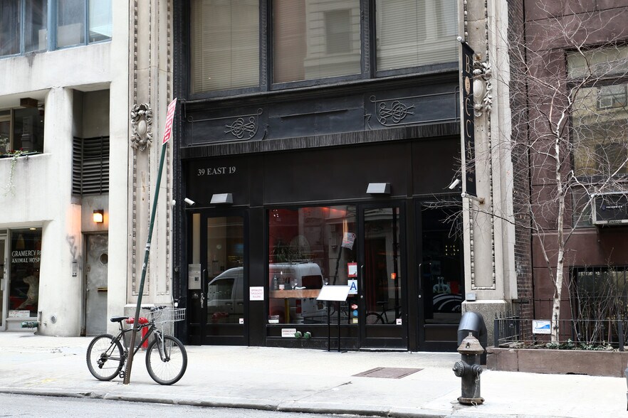 39 E 19th St, New York, NY à vendre - Photo de l’immeuble – Image 1 sur 10