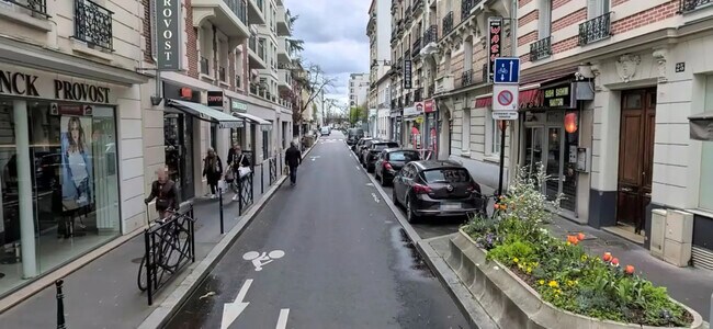 Plus de détails pour Local commercial à louer