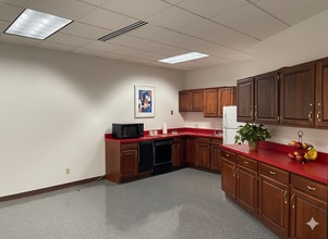 11492 Bluegrass Pky, Louisville, KY à louer Photo intérieure– Image 2 sur 6