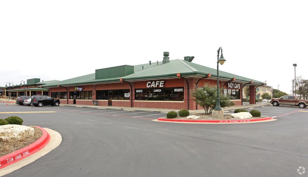 601 E Whitestone- Blvd, Cedar Park, TX à louer - Photo de l’immeuble – Image 3 sur 4