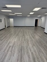 6250-6270 Edgewater Dr, Orlando, FL à louer Photo intérieure– Image 2 sur 7