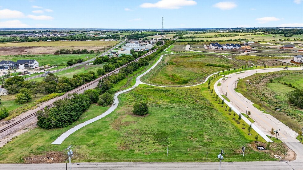 512 N Oklahoma Dr, Celina, TX à louer - Photo de l’immeuble – Image 2 sur 12