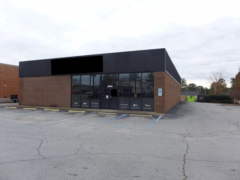 2600 E Ash St, Goldsboro, NC à louer - Photo principale – Image 1 sur 7