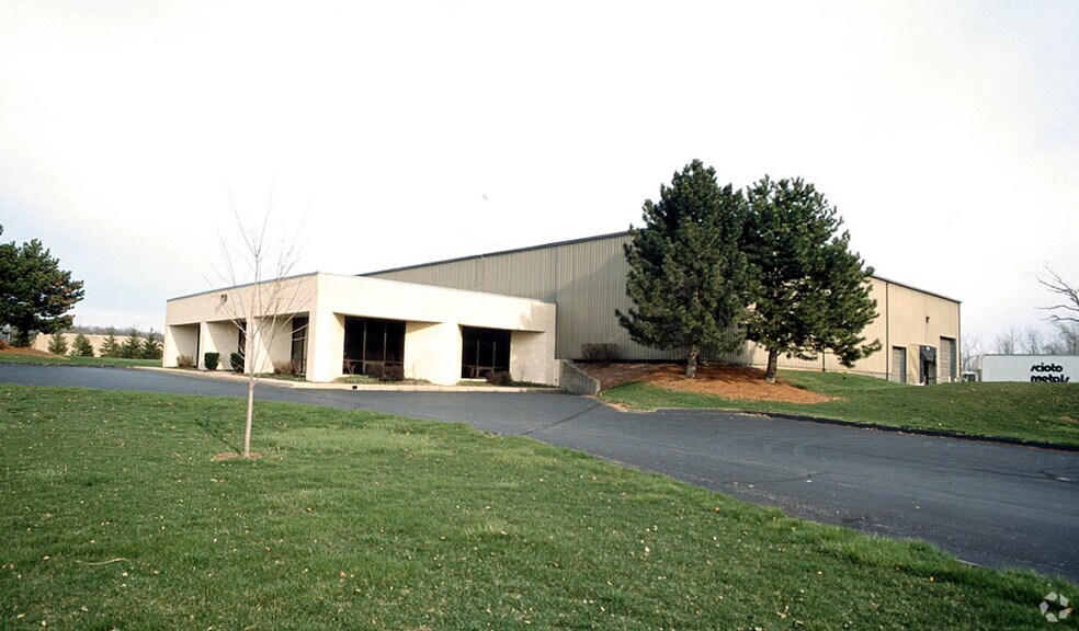 209 Green Meadows Dr S, Lewis Center, OH à vendre - Photo de l’immeuble – Image 1 sur 4