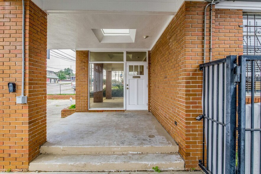 2220 N Palafox St, Pensacola, FL à vendre - Photo de l’immeuble – Image 3 sur 37