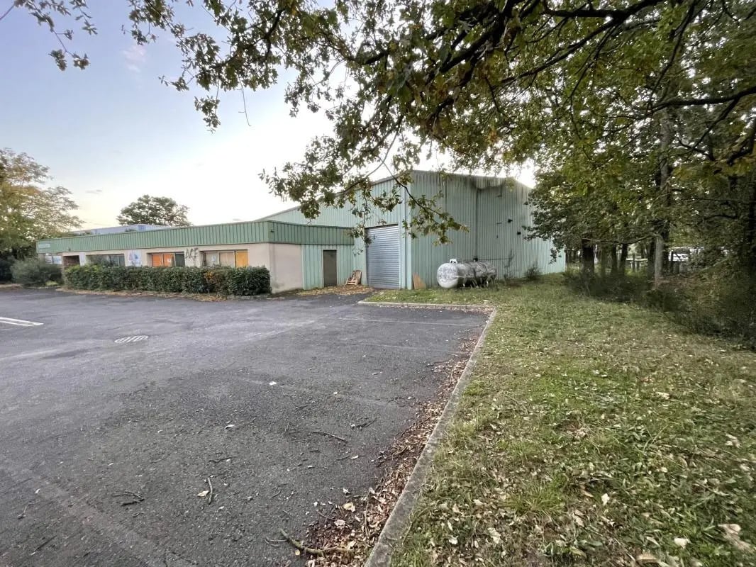 Industriel/Logistique dans Taverny à vendre Photo de l’immeuble– Image 1 sur 10