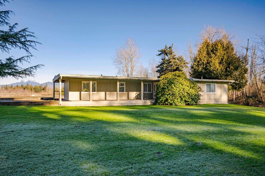 27071 64 Av, Aldergrove, BC à vendre - Photo de l’immeuble – Image 2 sur 8