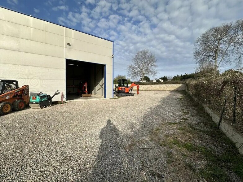Industriel/Logistique dans Gigean à louer - Photo de l’immeuble – Image 1 sur 10