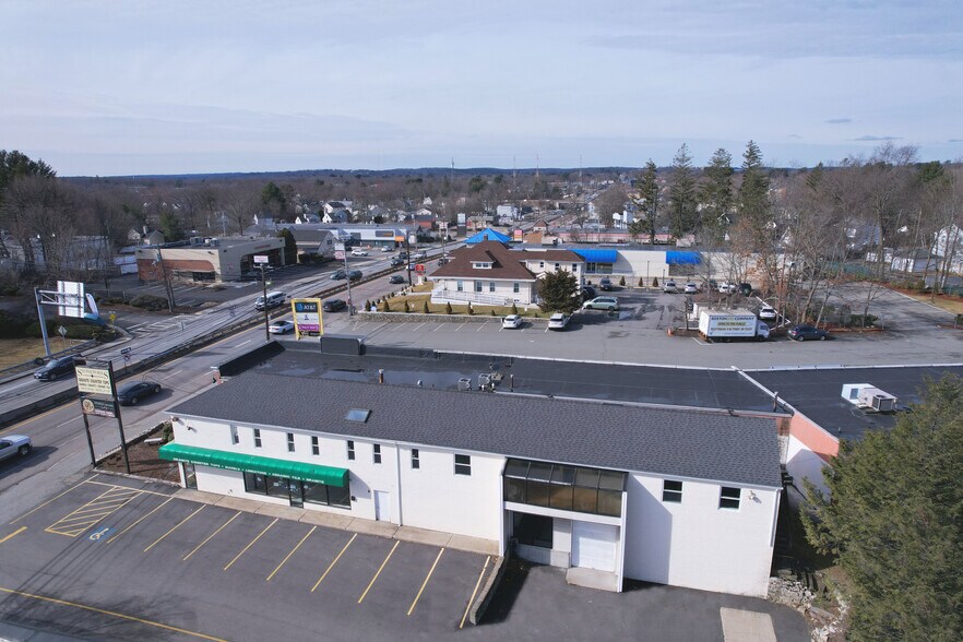221 Worcester Rd, Framingham, MA à louer - Photo de l’immeuble – Image 2 sur 10