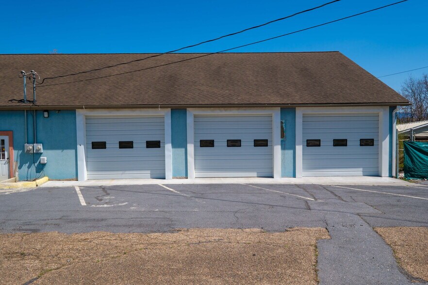 1090 Virginia Ave, Harrisonburg, VA à vendre - Photo de l’immeuble – Image 2 sur 25