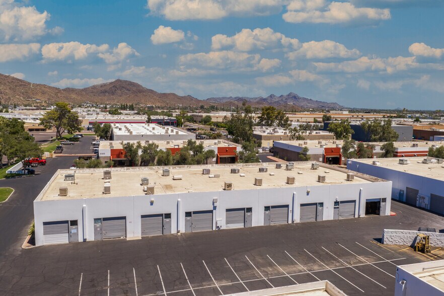 2329 W Mescal St, Phoenix, AZ à louer - Photo de l’immeuble – Image 3 sur 12