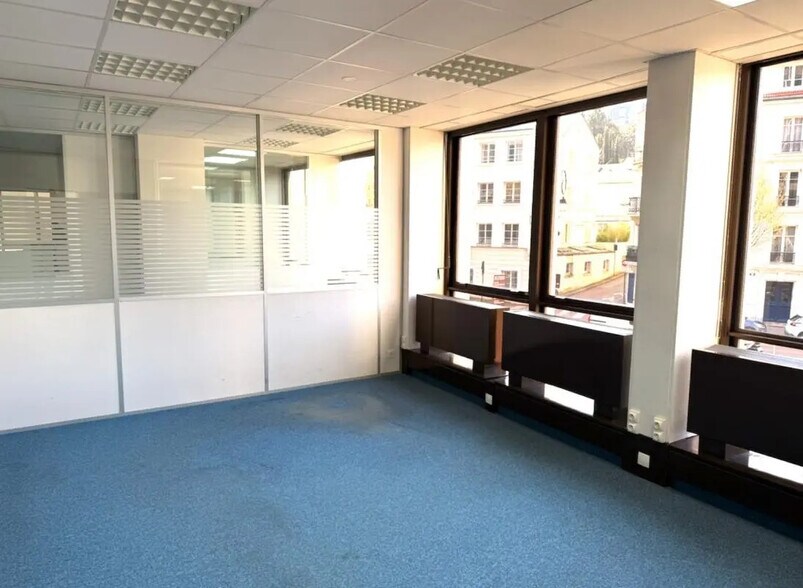 Bureau dans Saint-Cloud à louer - Photo de l’immeuble – Image 2 sur 5