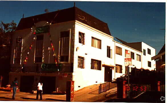 222-224 S Normandie Ave, Los Angeles, CA à vendre - Photo de l’immeuble – Image 3 sur 7