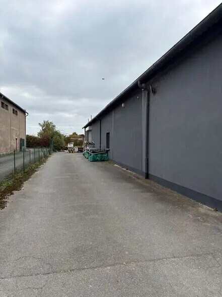 Rue Lavoisier, Ingré à louer - Photo de l’immeuble – Image 3 sur 13