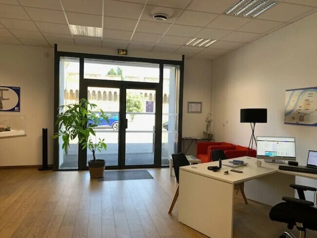 Plus de détails pour Bureau à louer