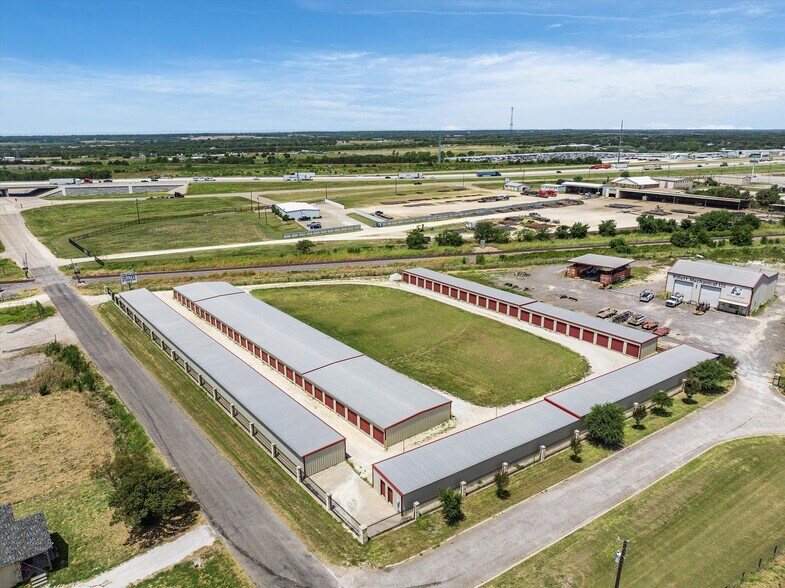 193 E Hilltop Rd, Elm Mott, TX à vendre - Photo principale – Image 1 sur 9