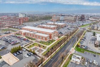 830 Knitting Mills Way, Wyomissing, PA - VUE AÉRIENNE  vue de carte - Image1