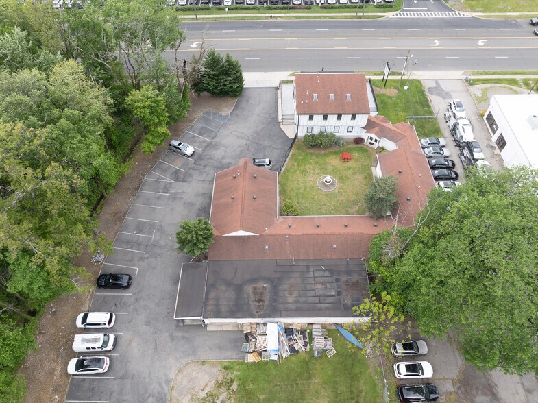 1221 Bloomfield Ave, Fairfield, NJ à vendre - Photo de l’immeuble – Image 3 sur 5