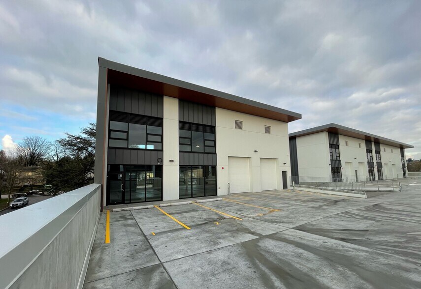 8210-8220 Ross St, Vancouver, BC à louer - Photo de l’immeuble – Image 1 sur 7