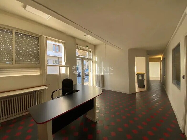 Bureau dans Boulogne-Billancourt à louer - Photo de l’immeuble – Image 2 sur 6