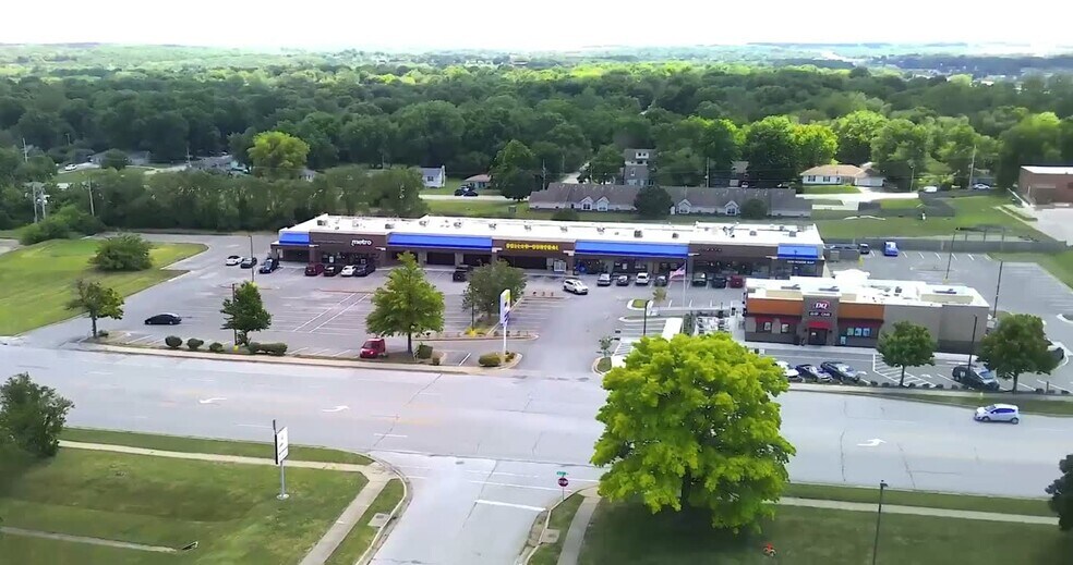 6101-6305 Main St, Grandview, MO à louer - Vidéo sur l’annonce professionnelle – Image 2 sur 4
