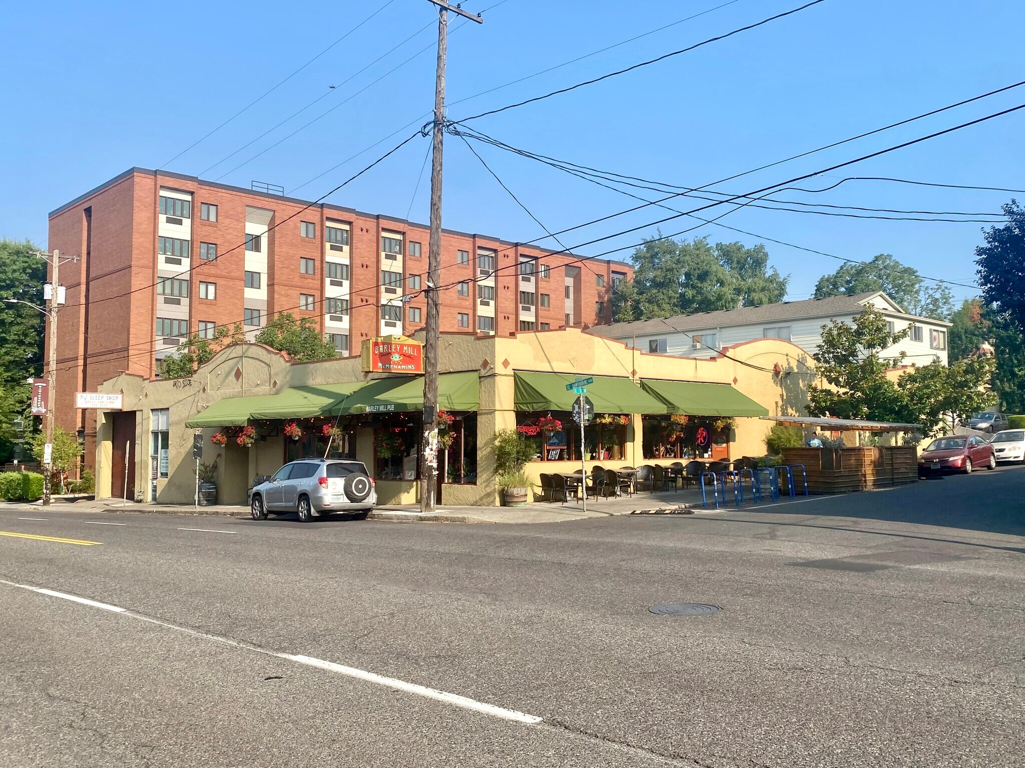 1621-1637 SE Hawthorne Blvd, Portland, OR à vendre Photo principale– Image 1 sur 15
