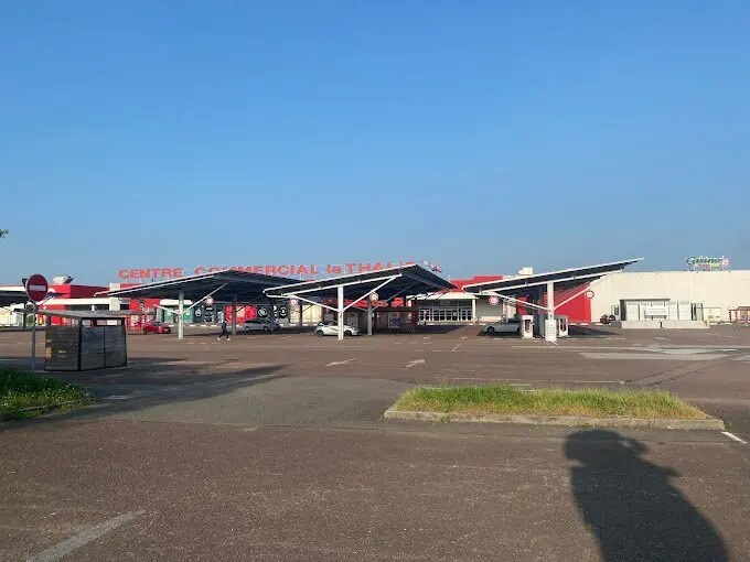 Local commercial dans Chalon-sur-Saône à louer - Photo de l’immeuble – Image 2 sur 2